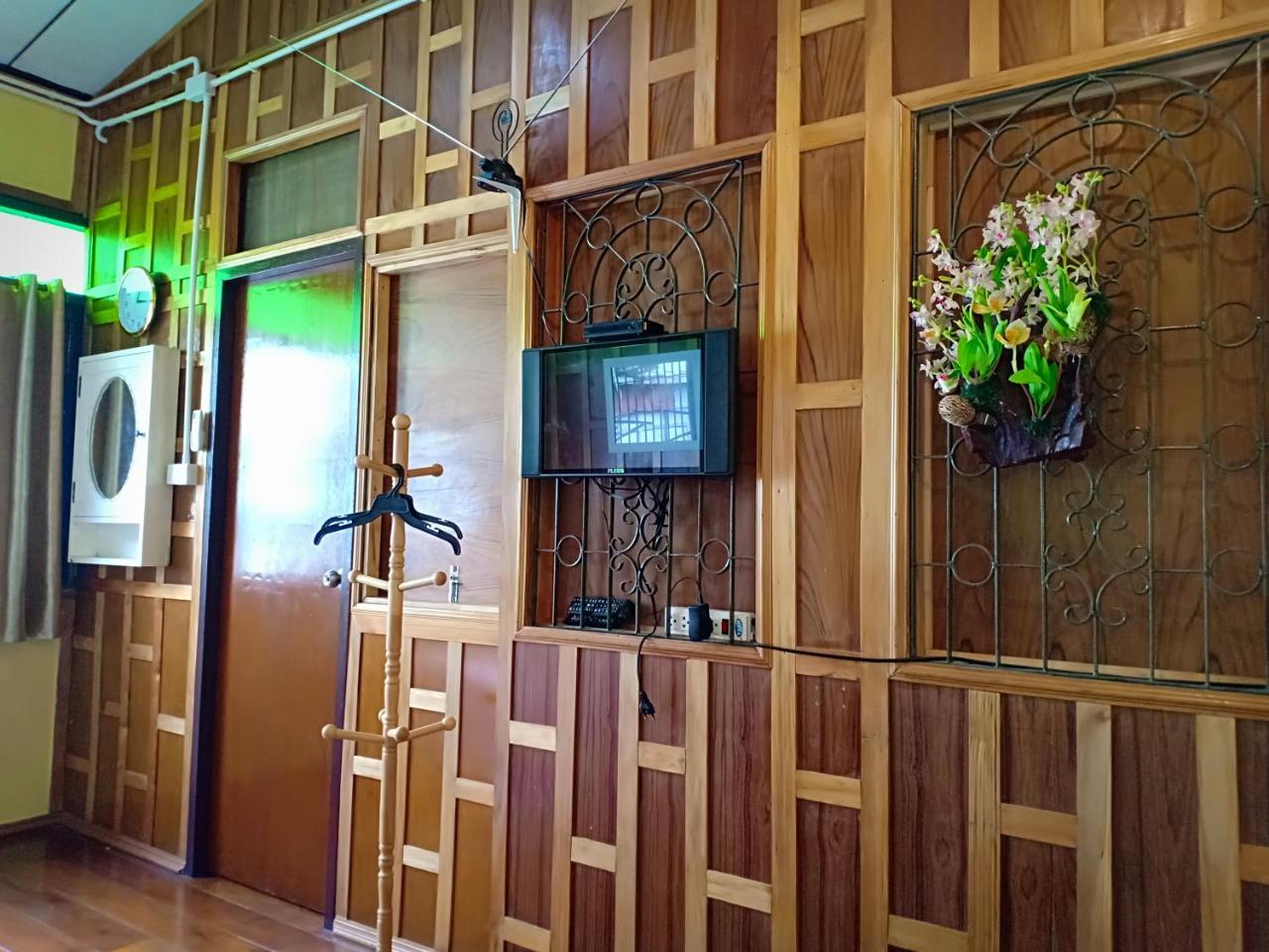 Santo House Hotel Bangkok Exterior photo