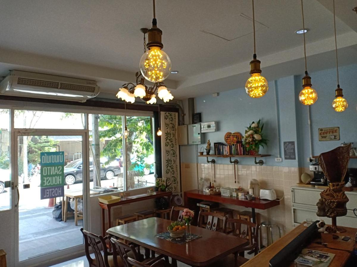 Santo House Hotel Bangkok Exterior photo